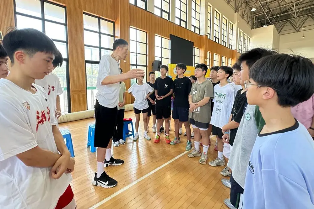 刻苦训练篮球时如何避免受伤的建议_2