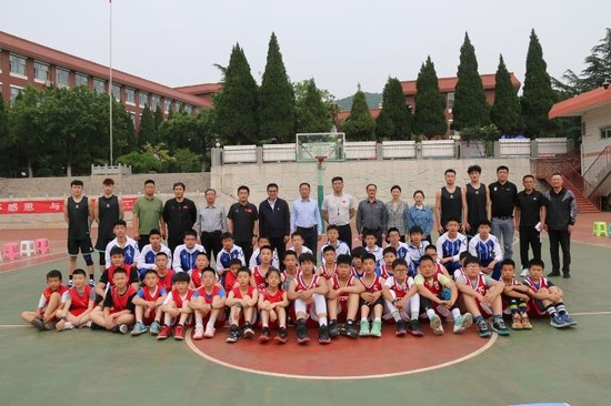 业余篮球运动员如何结合瑜伽提升技能_0